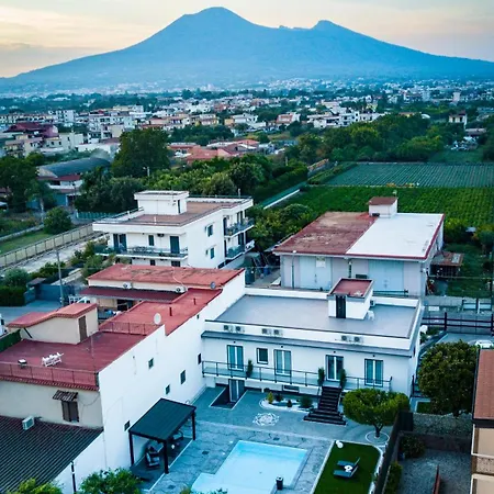 Bed & Breakfast Maison De Julia 4*